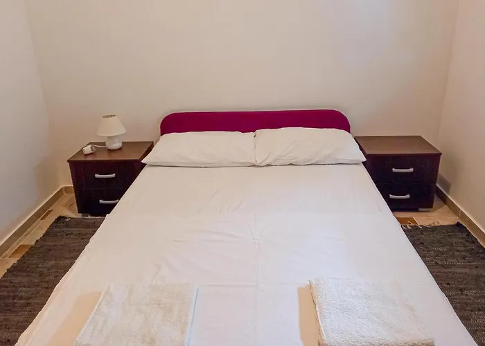 Apartment Stunning Apartment In Vir With Wifi *